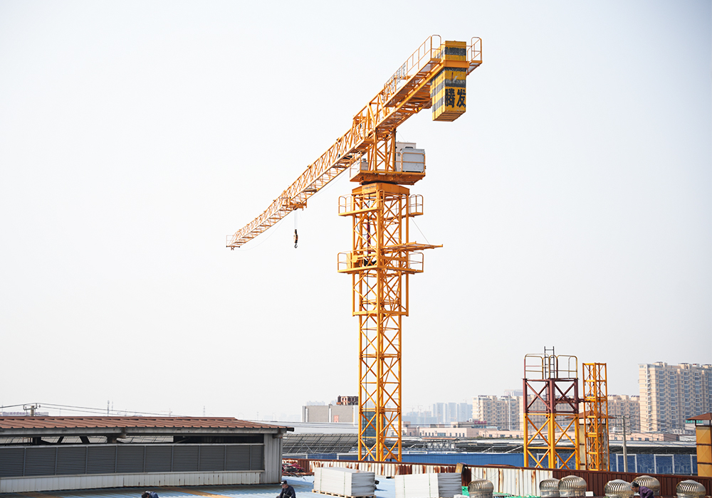 QTP160（7015）トップレスタワークレーン12Tジブ長70m